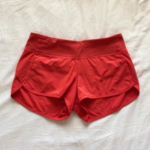 LULULEMON SPEED UP SHORT 2.5”